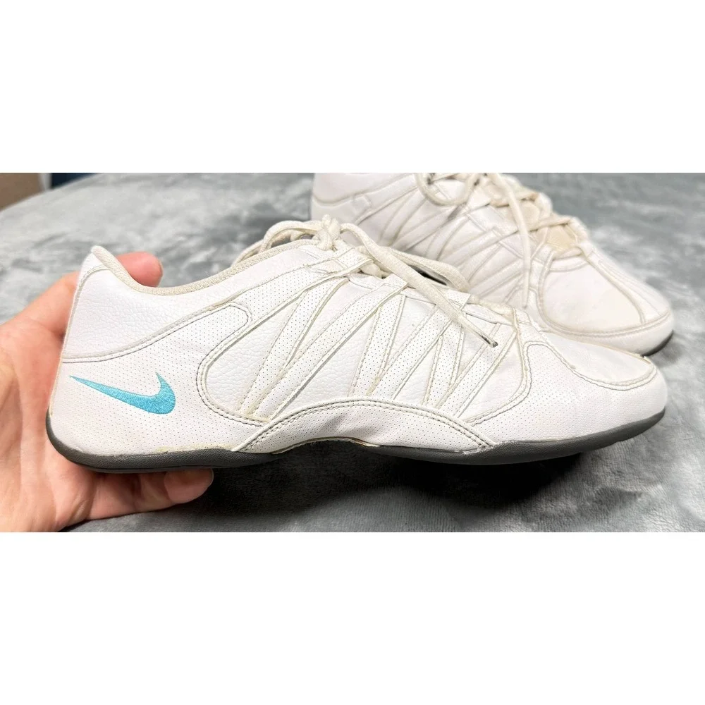Nike Sneakers Womens 8 White Perforated Leather Lace Up Casual Shoes